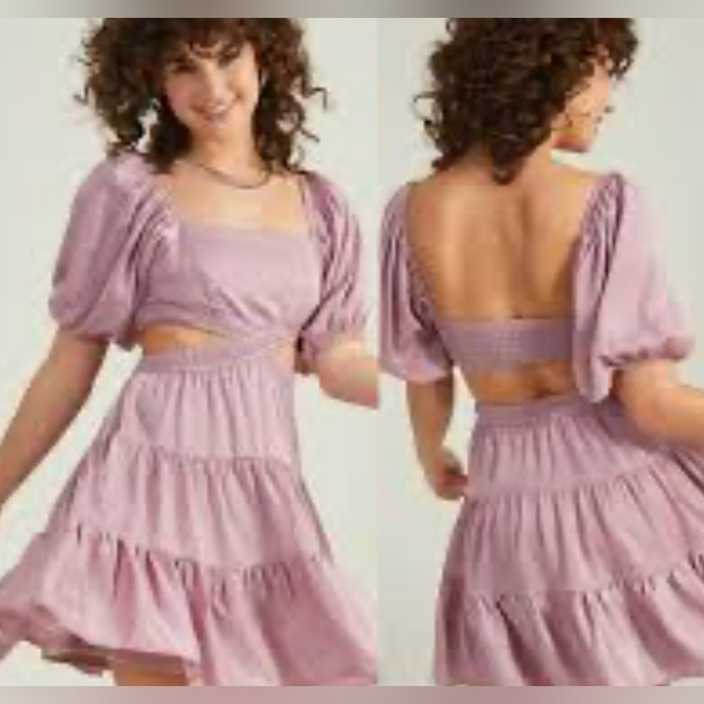 This is a gorgeous dress, in pink, new with tags, size S